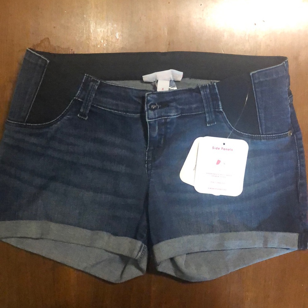 Isabel maternity dark denim shorts. New with tags
